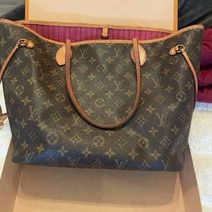 Louis Vuitton MM never full